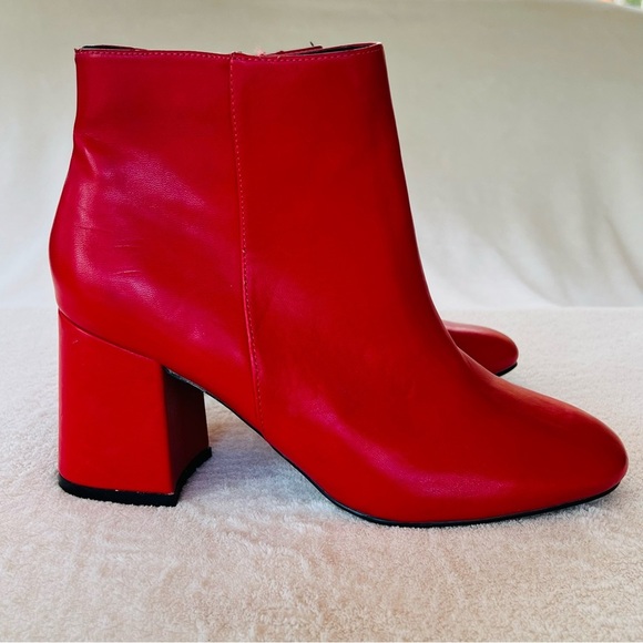 PRIMA DONNA RED LEATHER CHUNKY HEEL ANKLE BOOTS ZIPPER SIZE 9 NWT - Picture 1 of 11